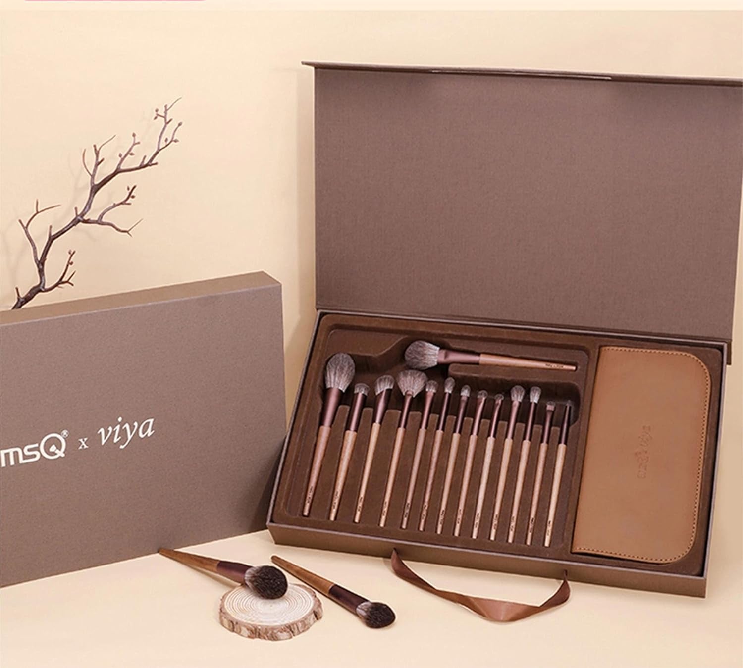 Gift Boxed 14 Pieces Hand Made Make-Up Brush Set with Walnut Wood Handle 